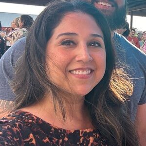 Meet your Posher, Julissa